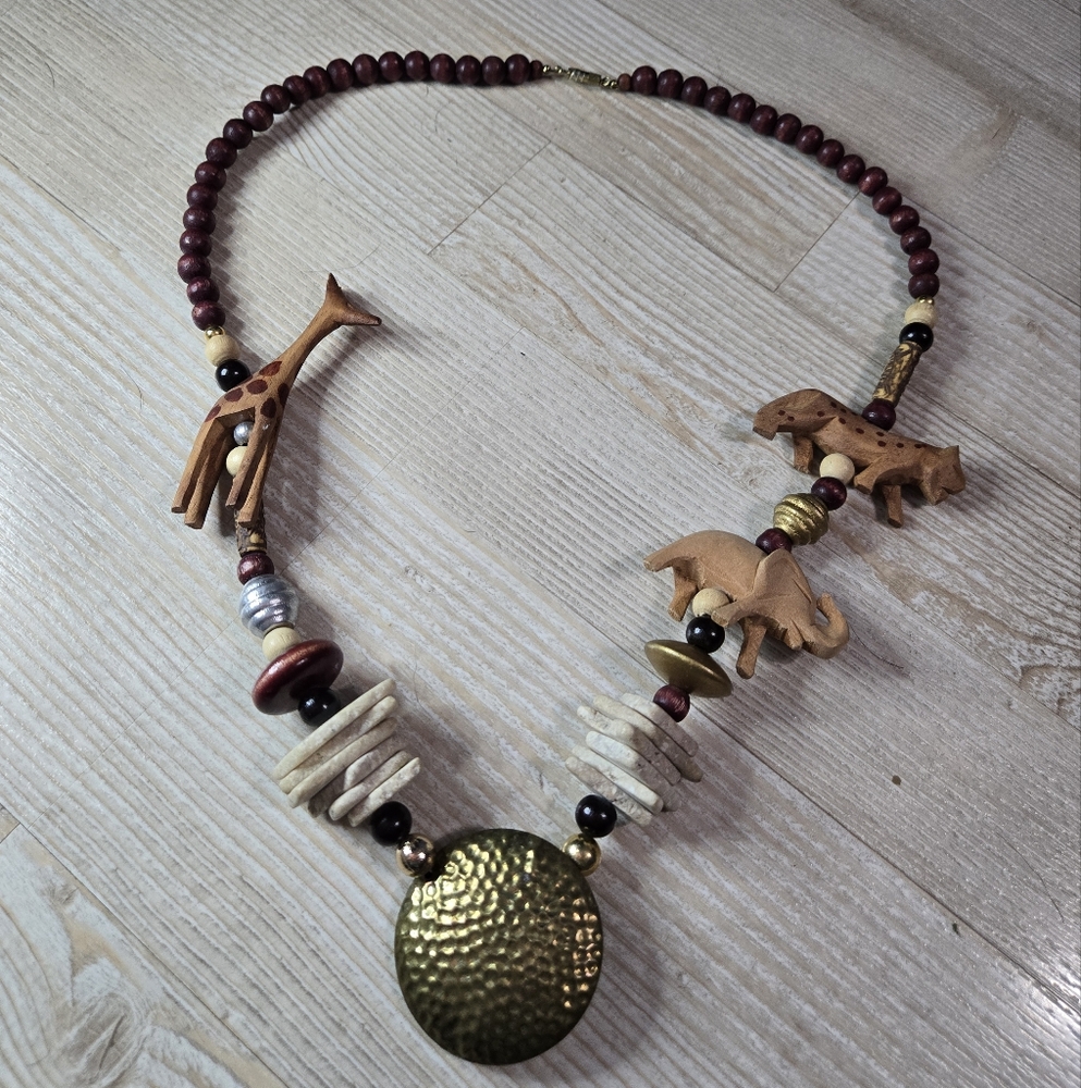 Boho Tribal Wood Animal Necklace – Giraffe Elephant Carvings,